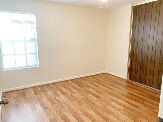 Building Photo - 5550 N Braeswood Blvd