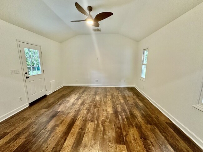 Building Photo - Completely Remodeled Ranch Style Home in the Heart of Downtown Bluffton and no HOA!