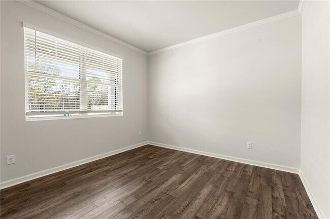 Building Photo - 348 Belmont Dr