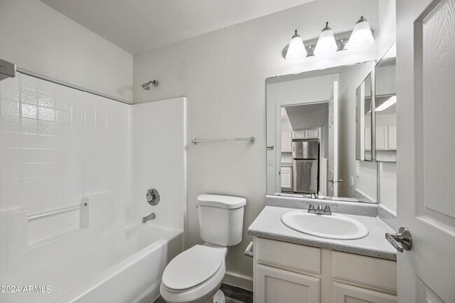 Building Photo - 5010 N 22nd Ave