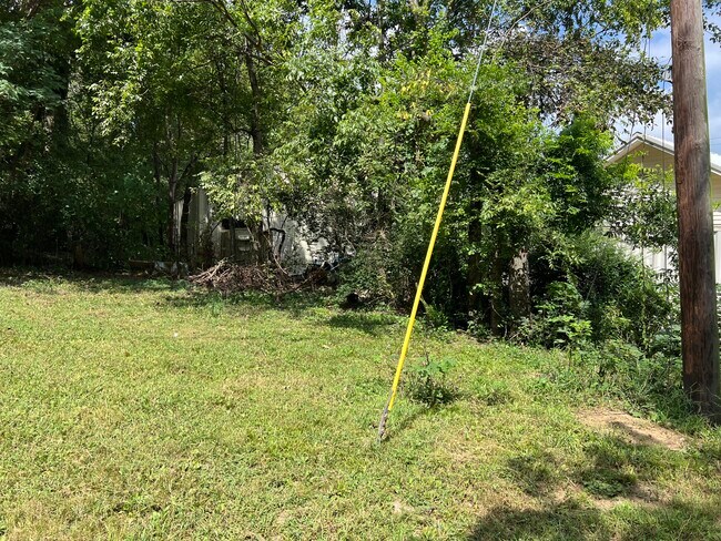 Building Photo - 419 Belmont Ave