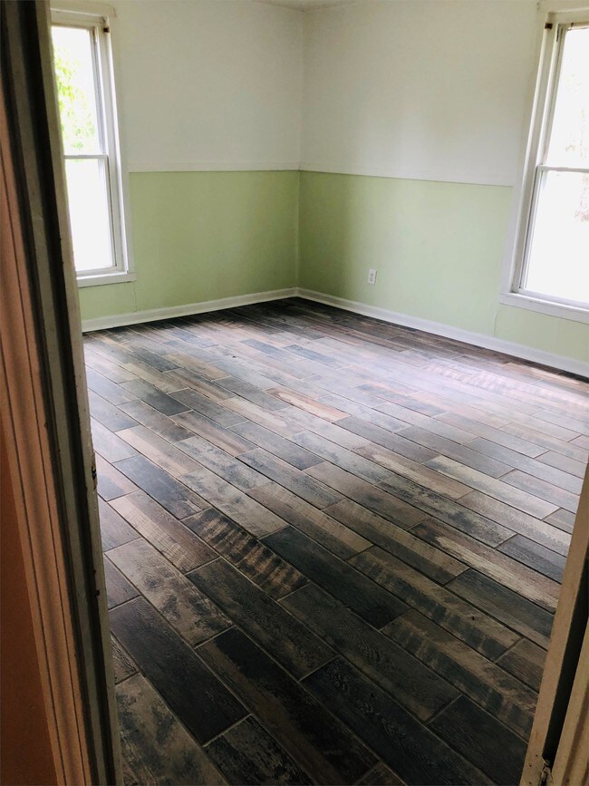 Building Photo - 185 Church St