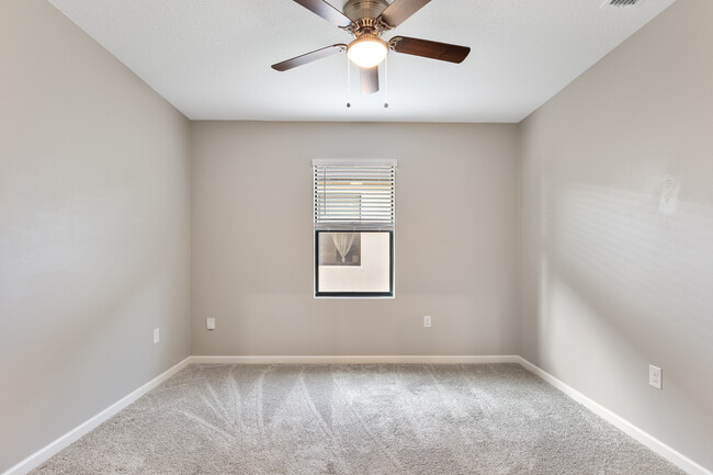 Building Photo - 760 Remington Green Dr SE