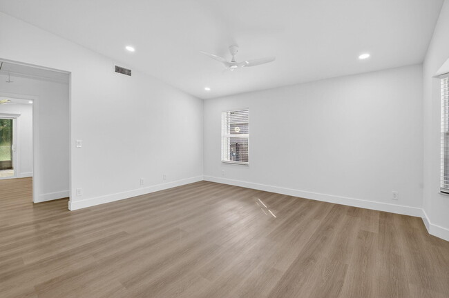 Building Photo - 5047 Brian Blvd