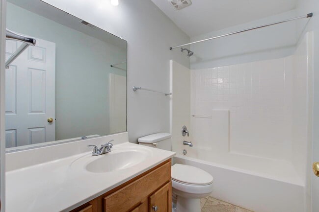 Building Photo - 138 Thistle Rd