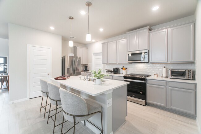 Building Photo - 17542 Rosette Grass Dr