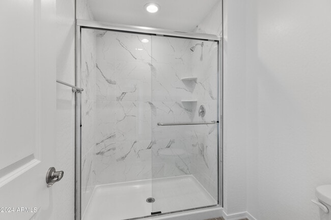 Building Photo - 2842 E Tracy Ln