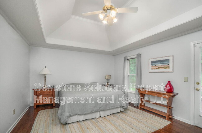 Building Photo - 4446 Pratt Ln