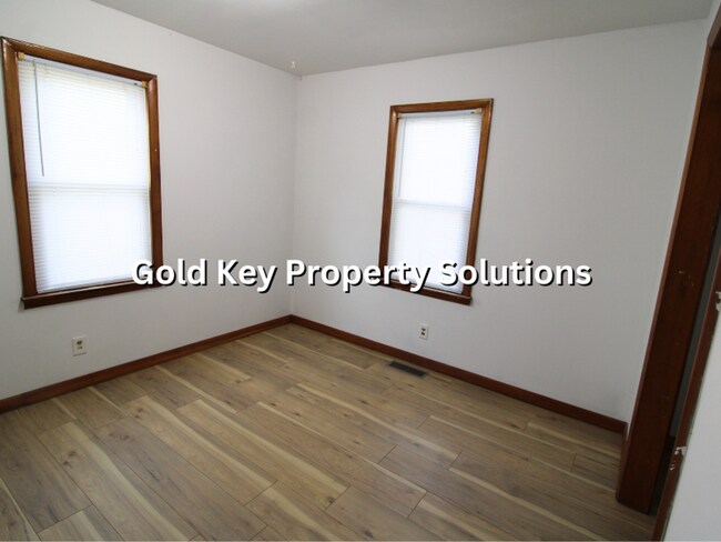 Building Photo - Nicely Updated 3 BR 1.5 BA House with Central Air and Garage (NO SECTION 8)
