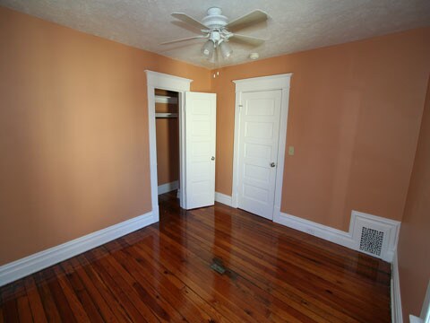 Building Photo - 206 Garfield Ave NW