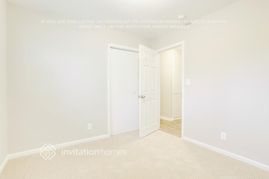 Building Photo - 1588 Hampshire Pl