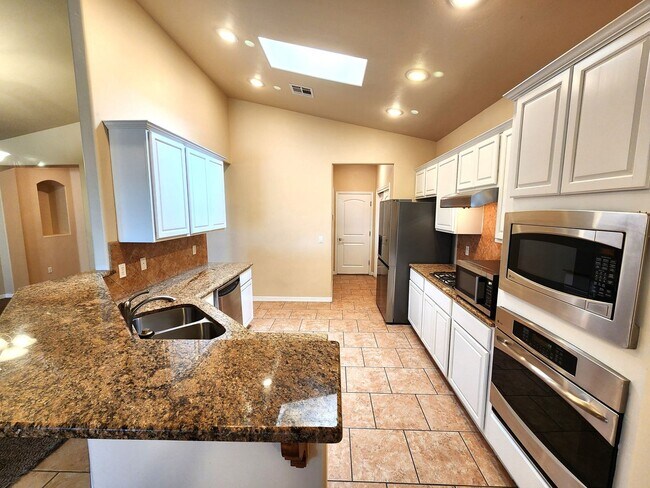 Building Photo - 4215 Franzia Rd