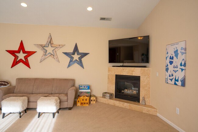 Building Photo - 175 Poker Flat Rd