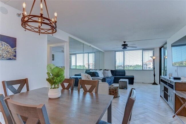 Building Photo - 6322 Palma Del Mar Blvd S