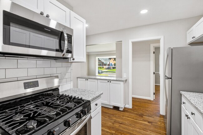 Building Photo - 2087 Allard Ave