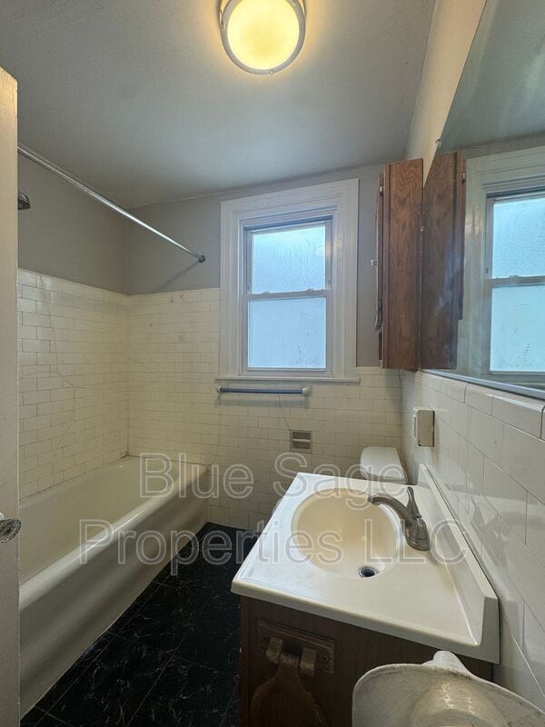 Building Photo - 124 N Pennock Ave