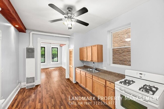 Building Photo - 1124 N Wolcott Ave