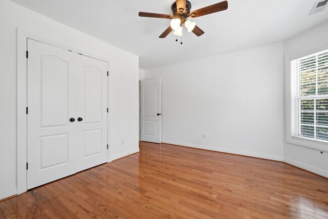 Building Photo - 3308 Kline Dr