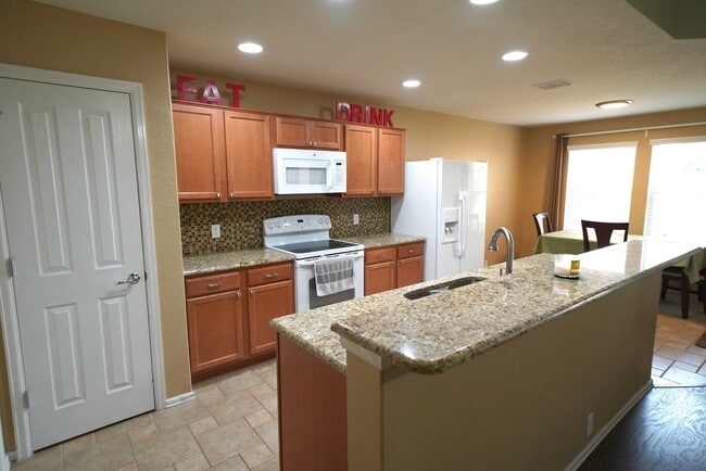 Building Photo - Immaculate Rental in Schertz! Realtor Commission: $500
