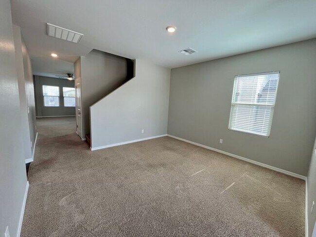 Building Photo - Home in Litchfield Park at Canyon Views! 5bd 3ba! Mountain Views!