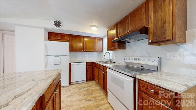 Building Photo - 4120 Glenola Dr