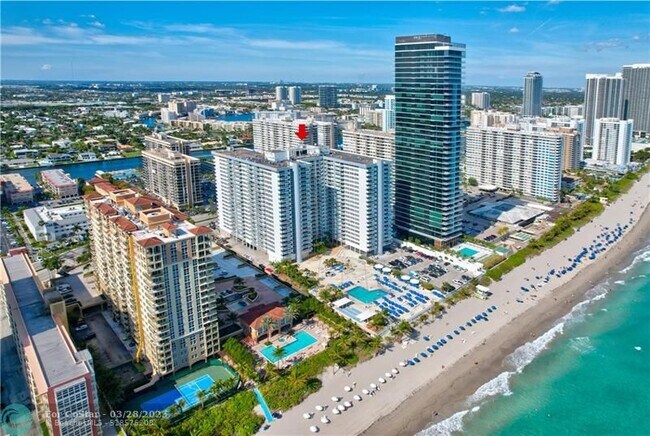 Building Photo - 2030 S Ocean Dr