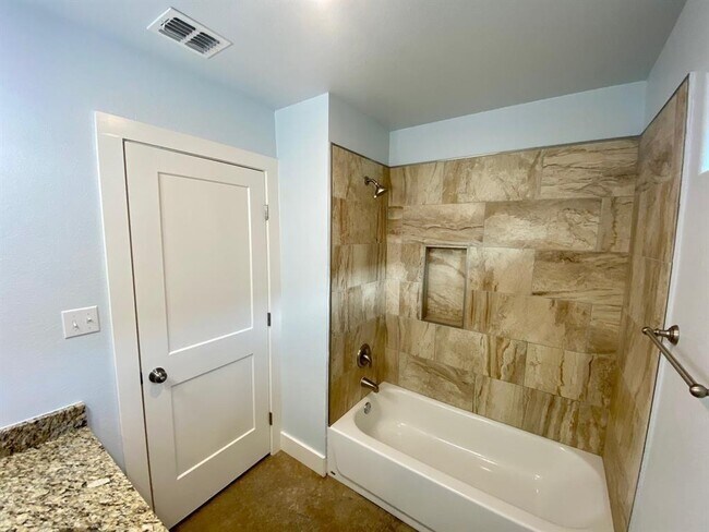 Building Photo - 300 Pendergrass St