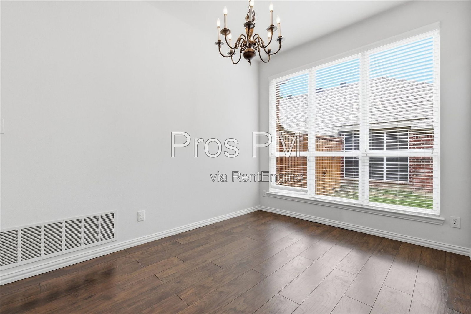 Building Photo - 2432 Chesterwood Dr