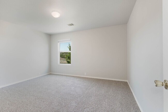 Building Photo - Rare 5 Bedroom Home Available for Immediate Move In w/downstairs Master Bedroom