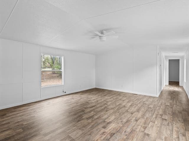 Building Photo - 146 Deerwood Ln