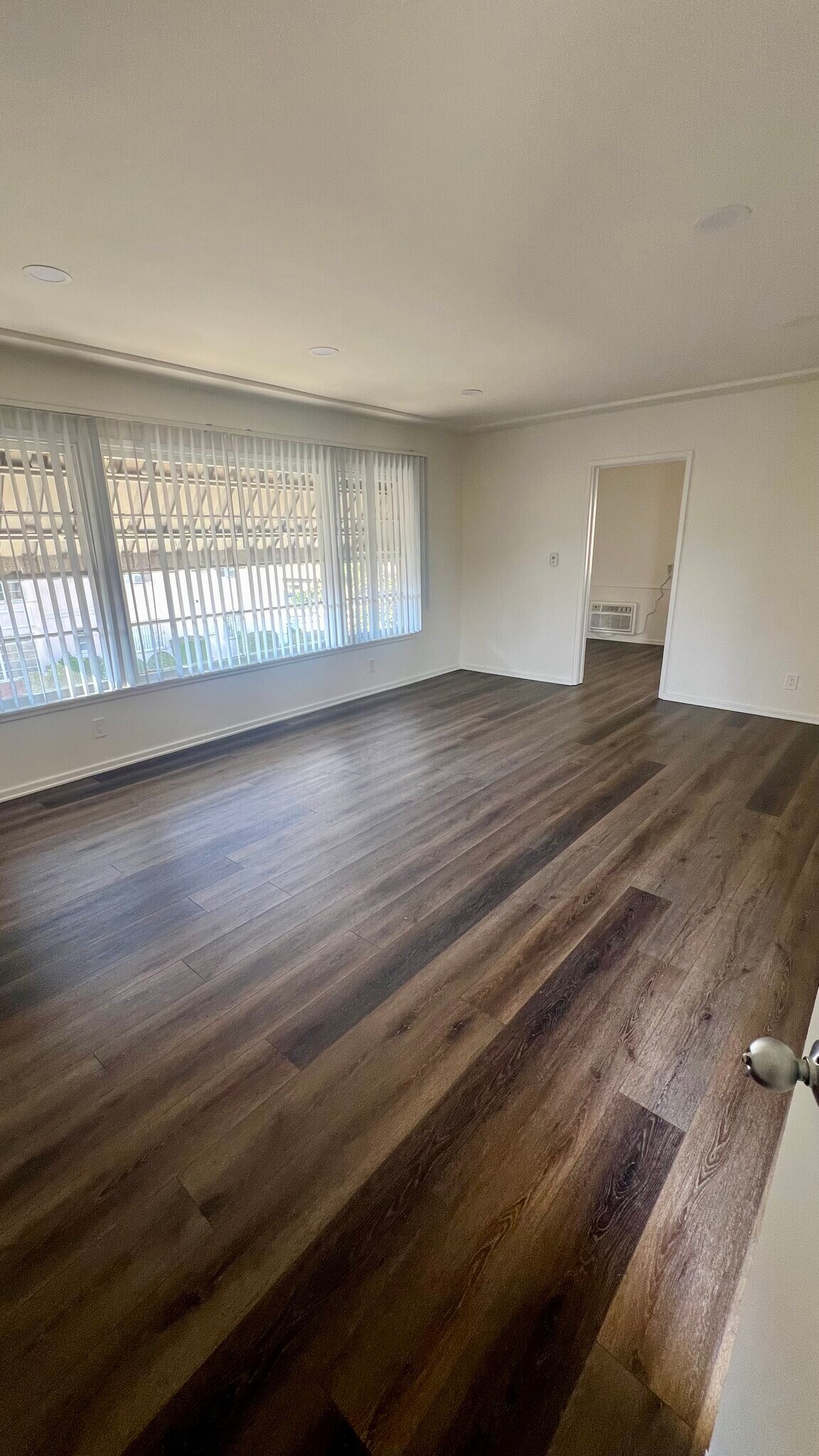 Building Photo - 808 Alandele Ave