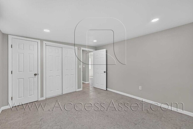Building Photo - 23963 Lodge Dr