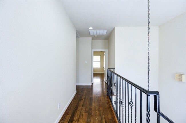 Building Photo - 5813 Washington Ave