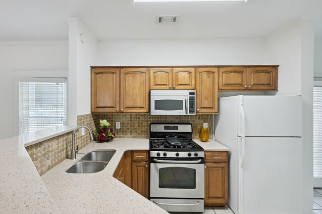 Building Photo - 439 Grant St SE