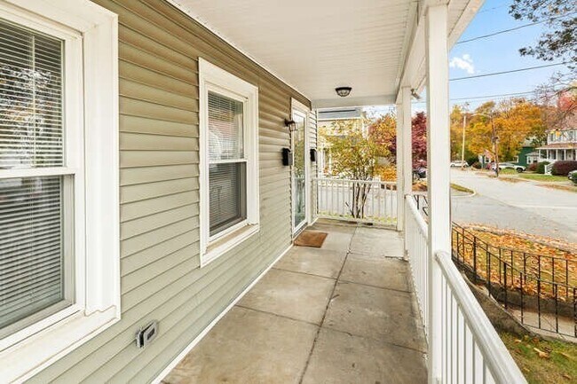 Building Photo - 7 Perham St