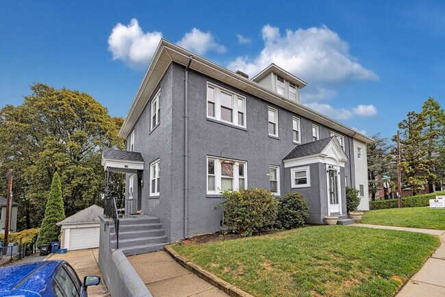 Primary Photo - 110 Metropolitan Ave