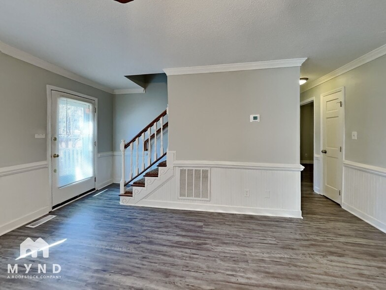 Building Photo - 6125 Krandon Dr