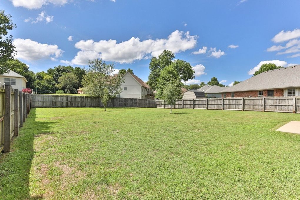 Building Photo - 647 S Meteor Ave