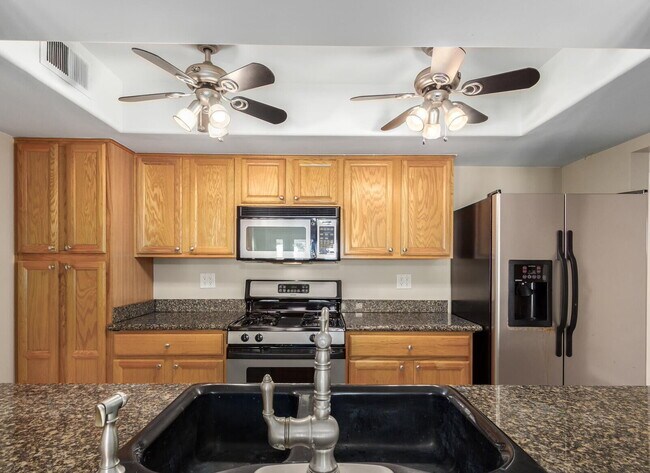 Building Photo - ASU Rooms for Rent – All Utilities Include...