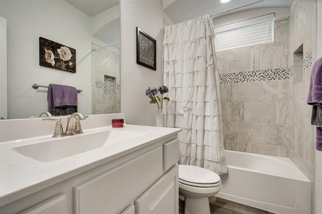 Building Photo - 15900 Back Nine Rd