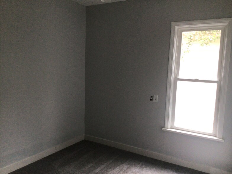 Building Photo - 1505 Carr St