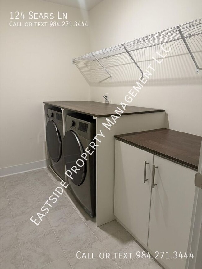 Building Photo - 124 Sears Ln