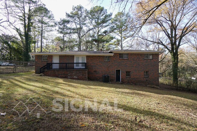 Building Photo - 1045 Walker Ave