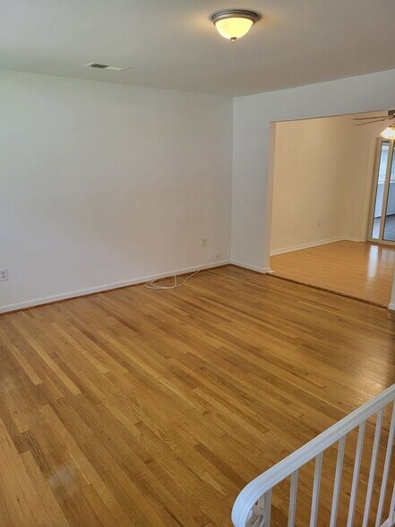 Building Photo - 13416 Hillendale Dr