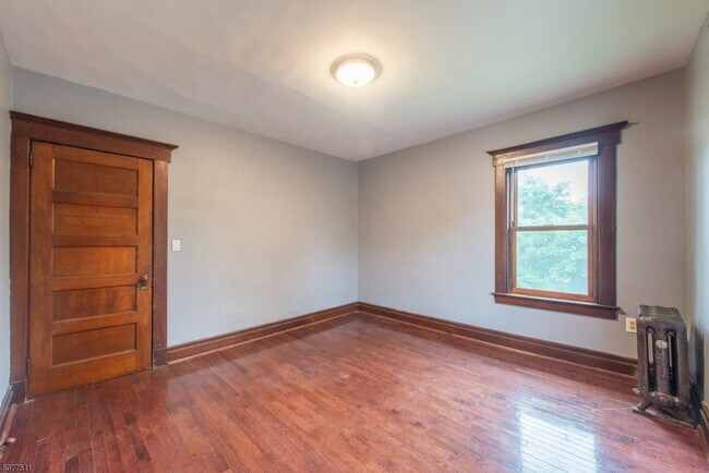 Building Photo - 13 Almira St