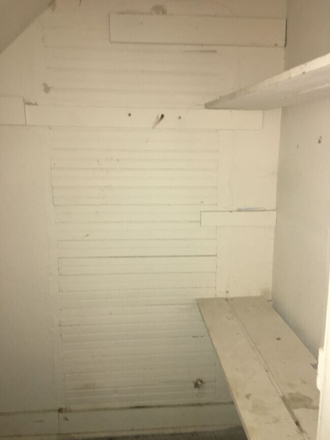 Building Photo - 1430 SW Polk St