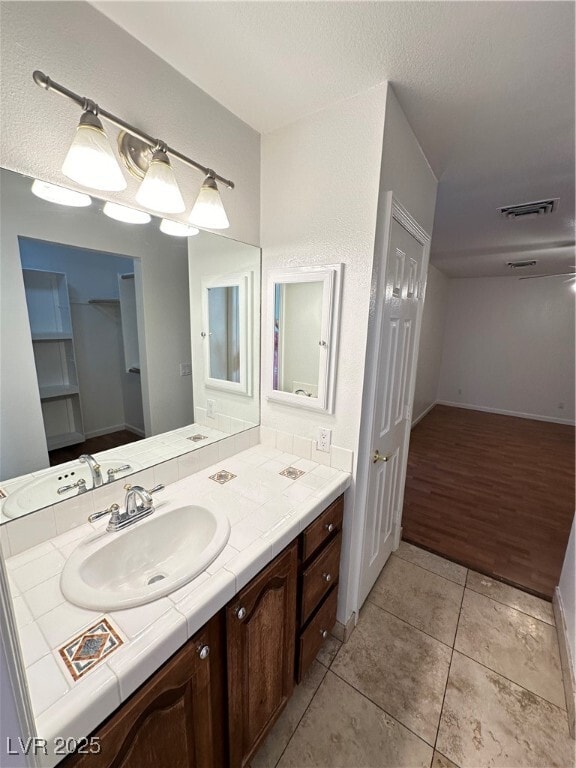 Building Photo - 260 Village Ct