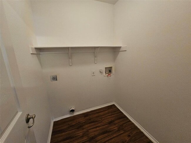 Building Photo - 5213 English Glade Dr