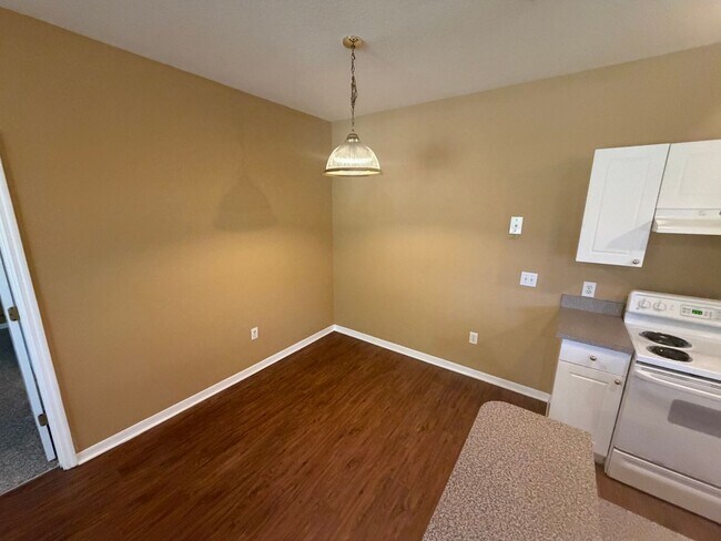 Building Photo - 856 Grand Regency Pointe