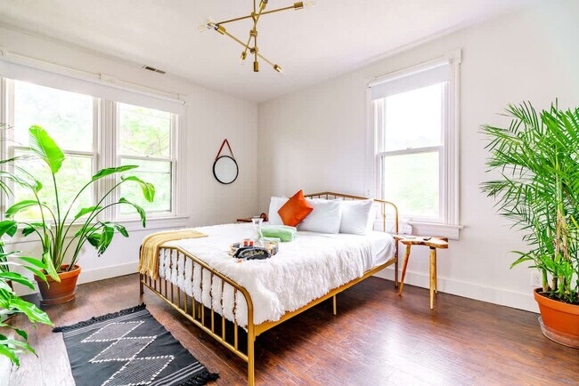 Building Photo - 241 W Water St